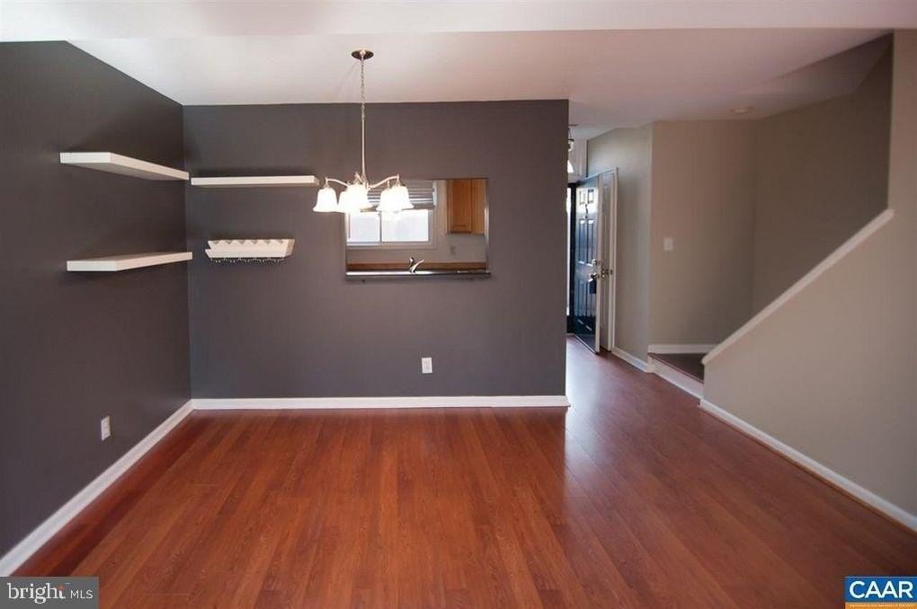 1566 Garden Ct - Photo 7 of 19