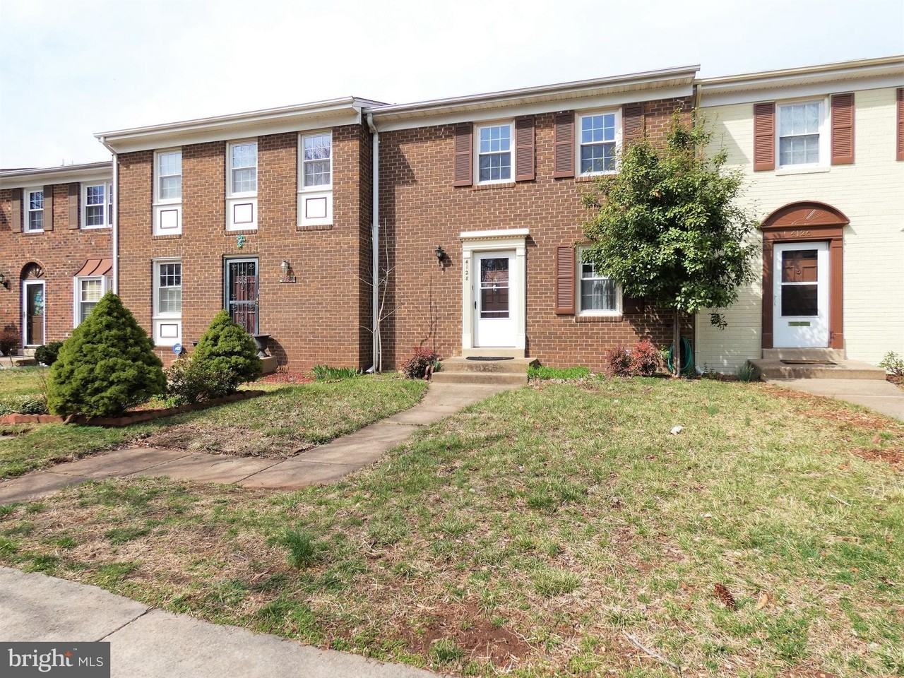 4128 Hamlin Ct - Photo 3 of 50