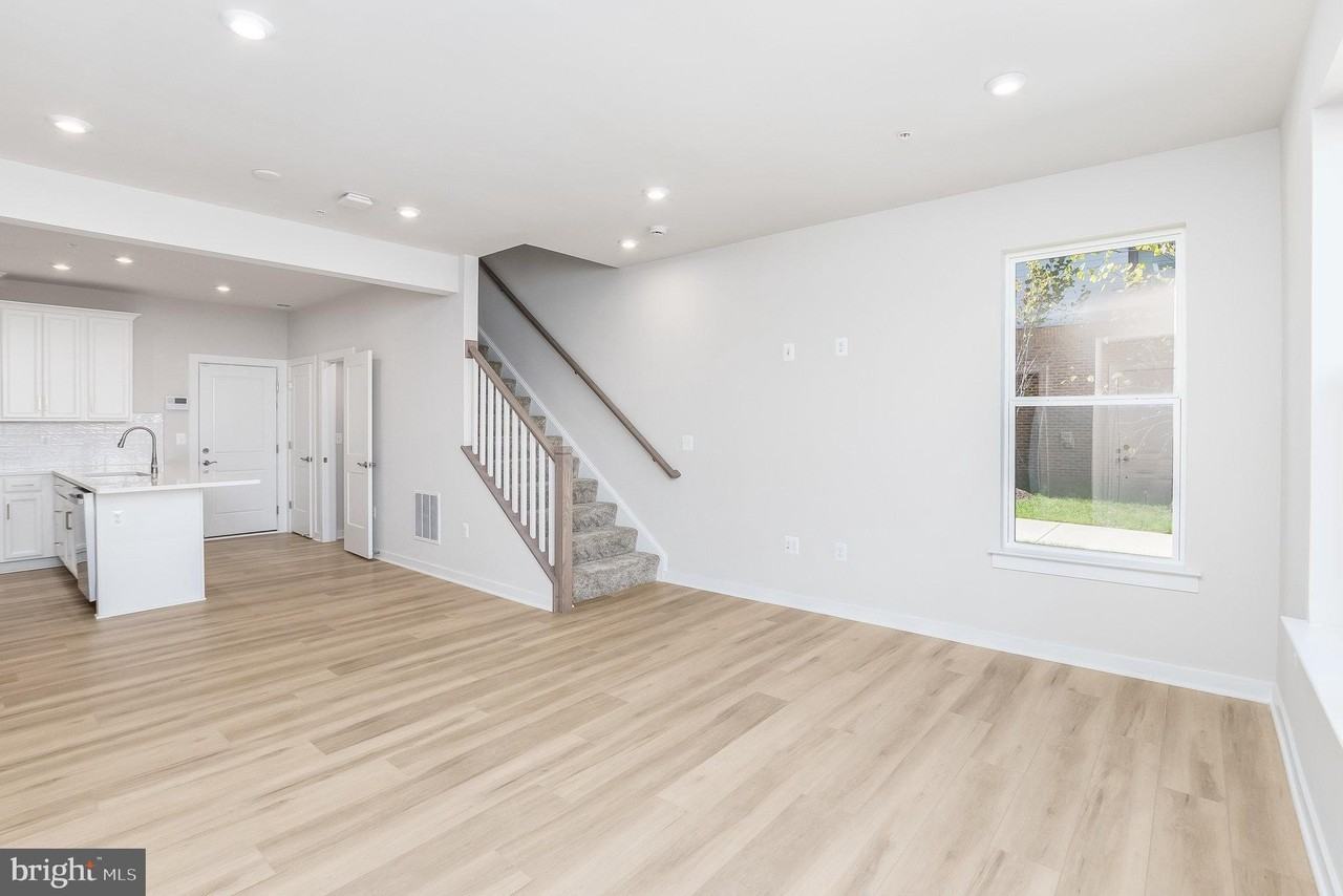 44514 Wolfhound Sq - Photo 6 of 29