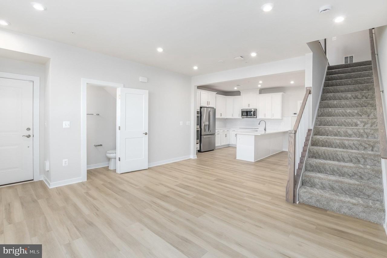 44514 Wolfhound Sq - Photo 7 of 29