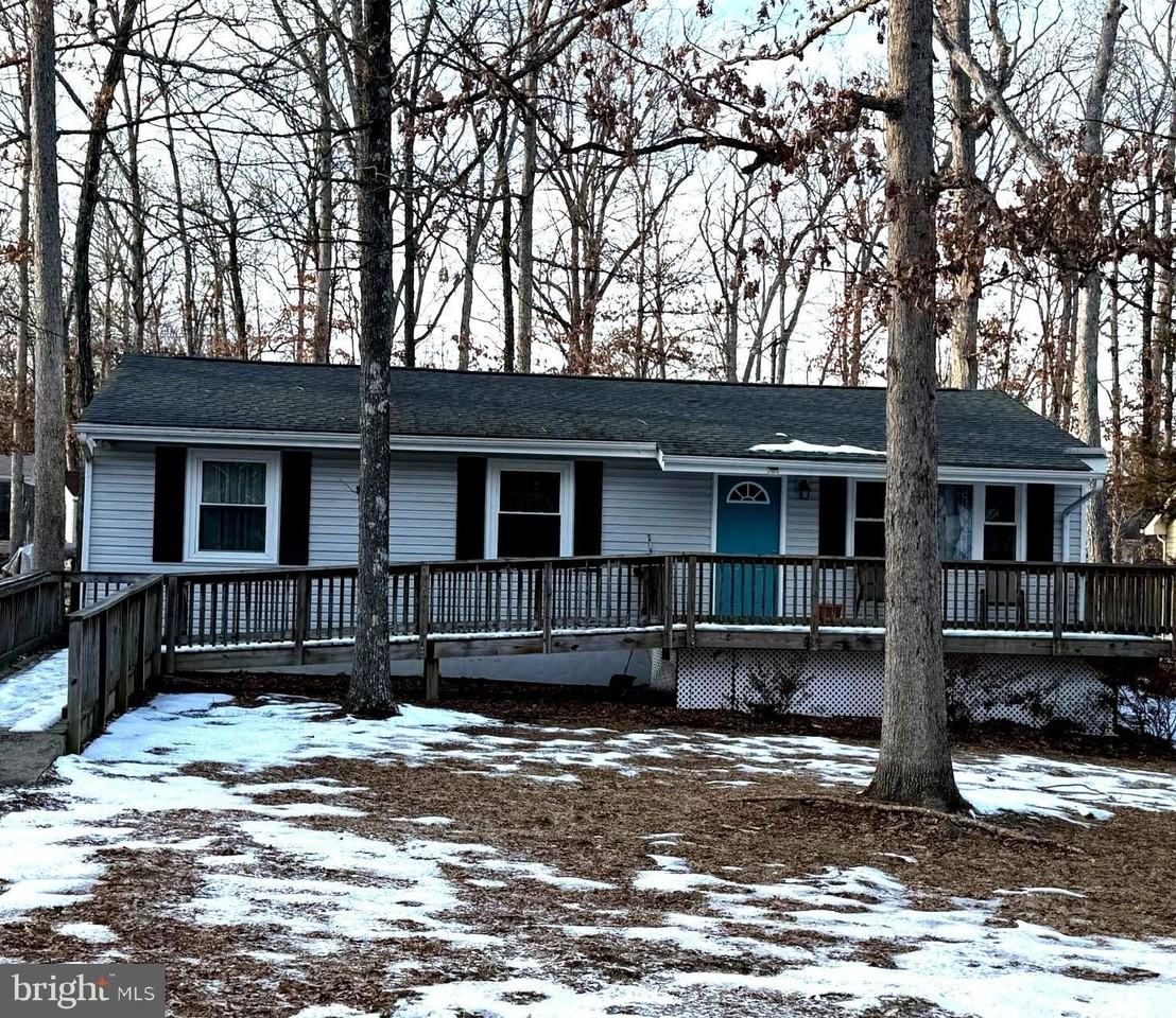 1238 Lakeview Pkwy - Photo 3 of 12