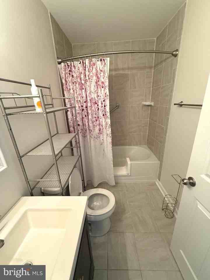 1238 Lakeview Pkwy - Photo 7 of 12