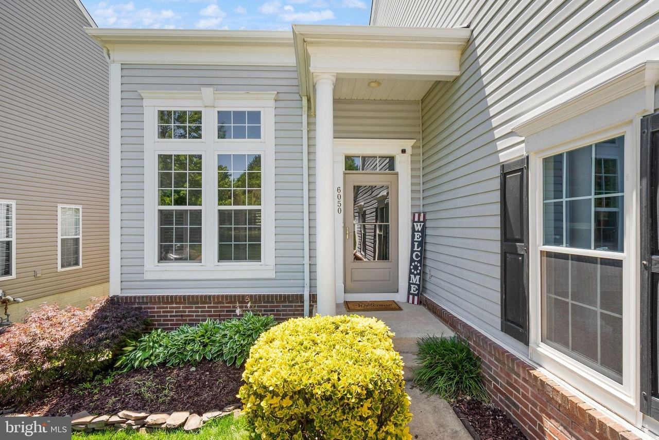 6050 Smooth Stone Pl - Photo 5 of 50