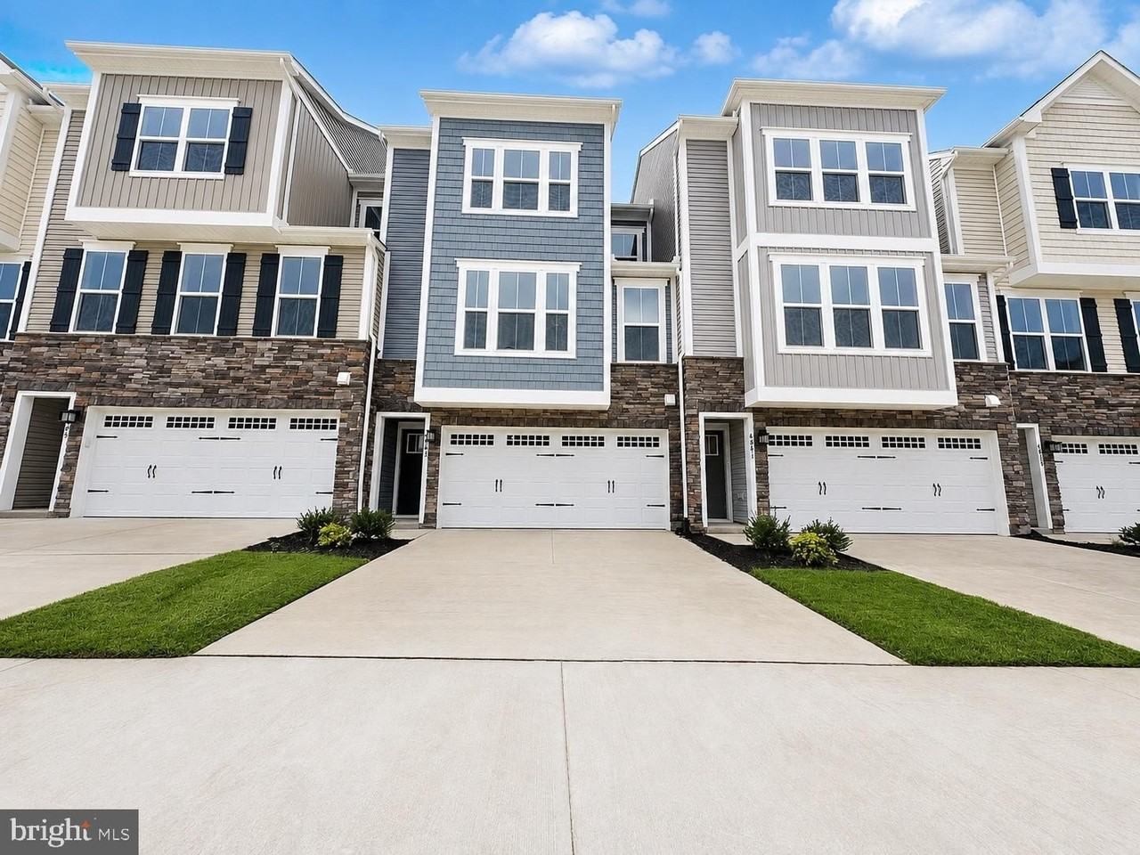4843 Berryfield Ln - Photo 2 of 26