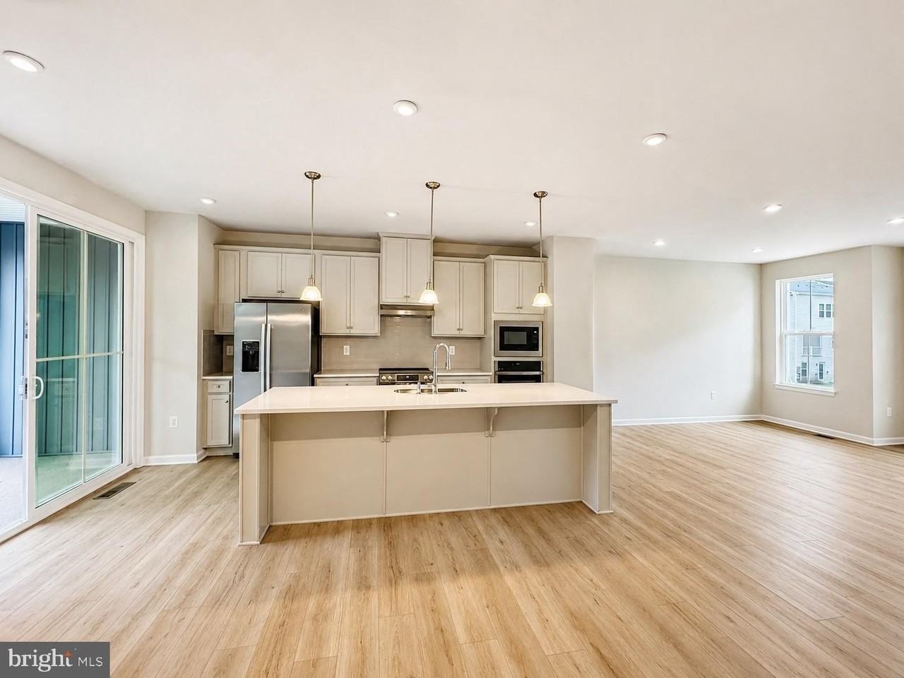 4843 Berryfield Ln - Photo 4 of 26