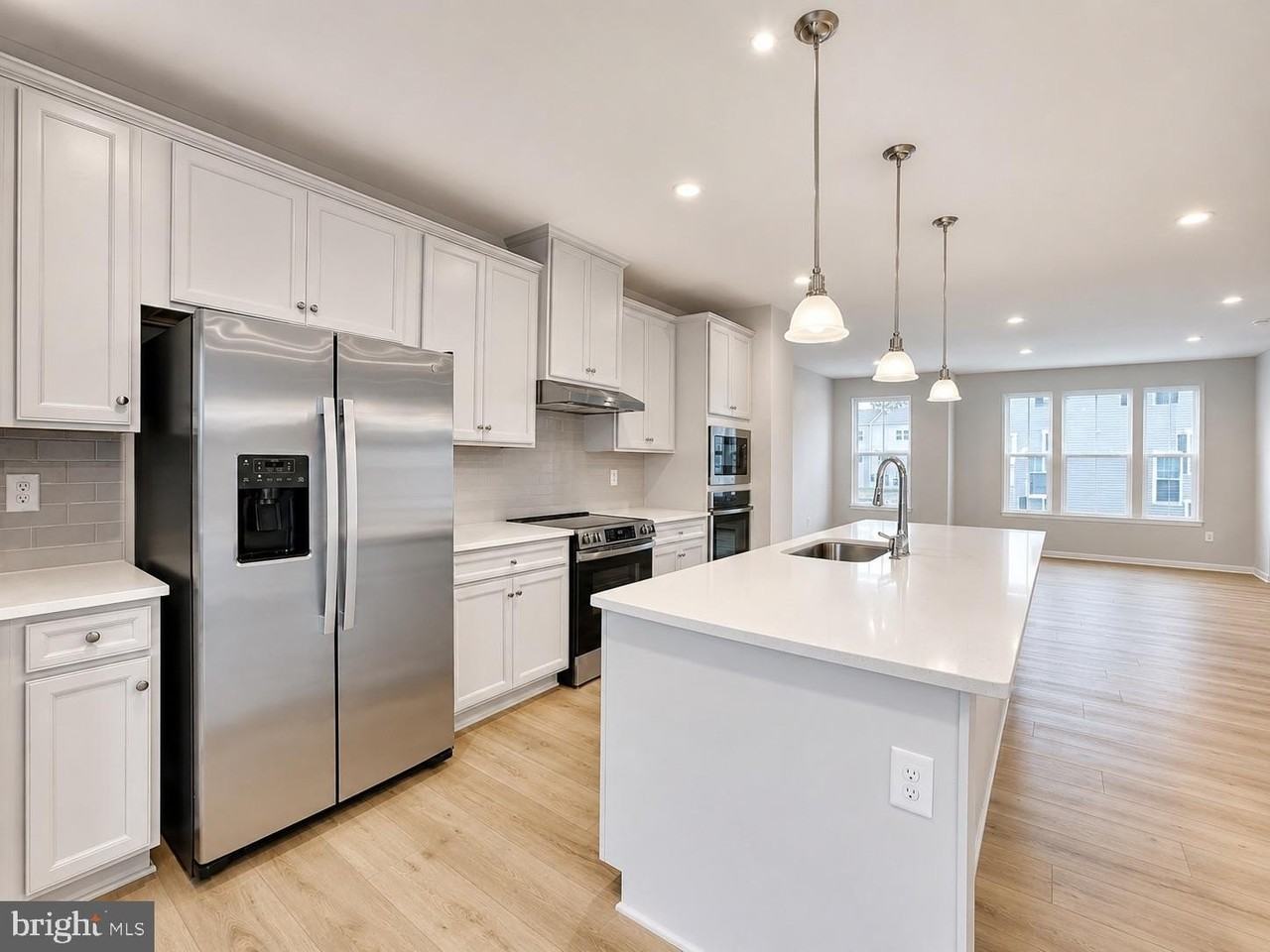 4843 Berryfield Ln - Photo 6 of 26