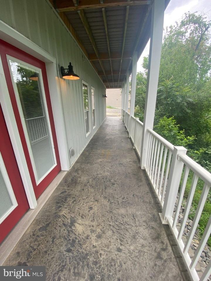 65 Woods Edge Rd #9 - Photo 2 of 12