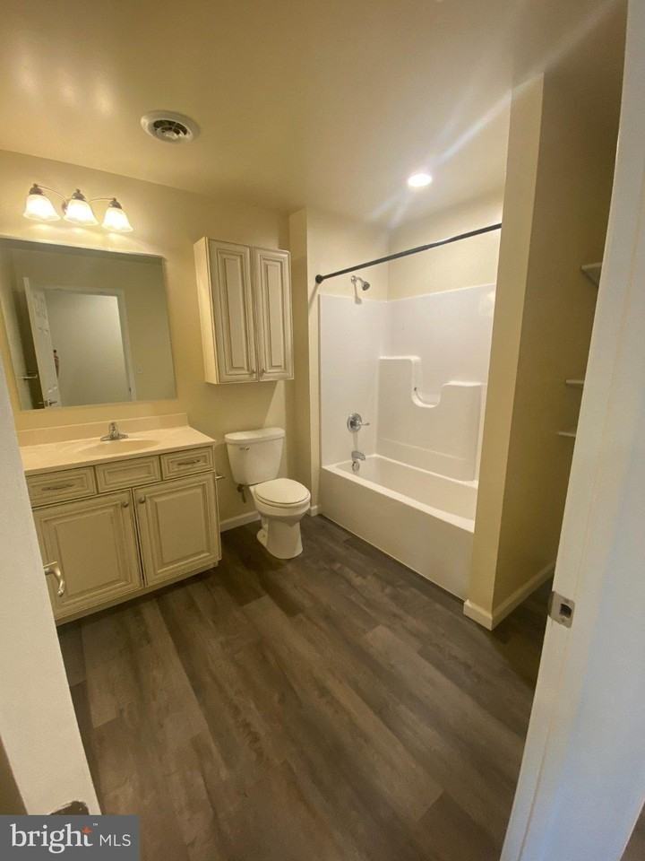 65 Woods Edge Rd #9 - Photo 7 of 12