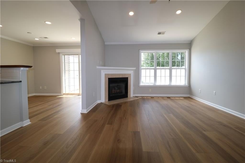 6004 Old Park Ln - Photo 4 of 29