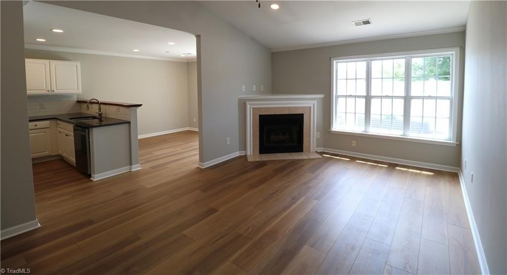 6004 Old Park Ln - Photo 5 of 29