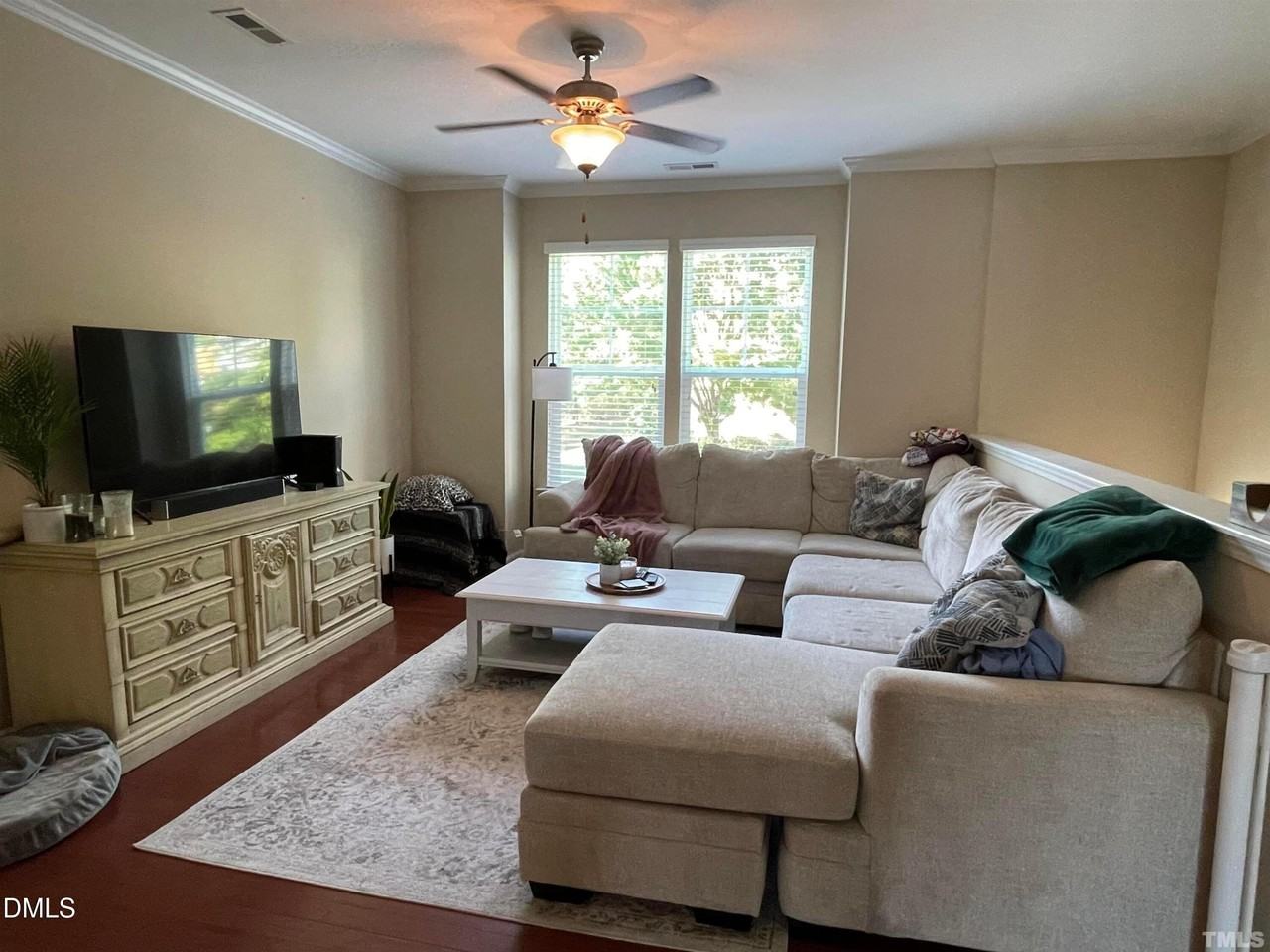 1002 Summerhouse Rd - Photo 2 of 16