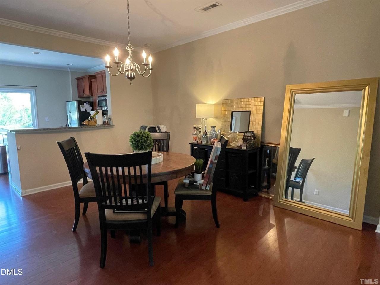 1002 Summerhouse Rd - Photo 3 of 16