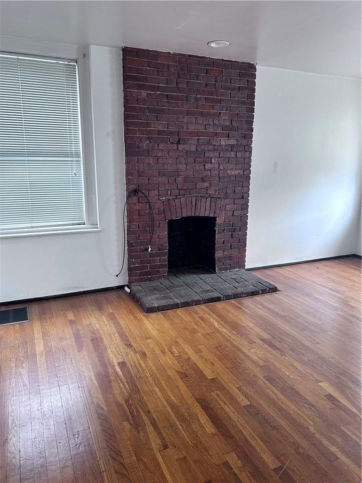 5807 Bartlett St #3 - Photo 3 of 7