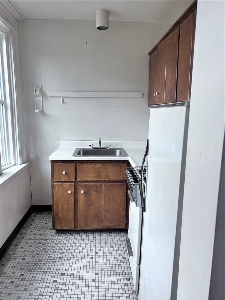 5807 Bartlett St #3 - Photo 4 of 7