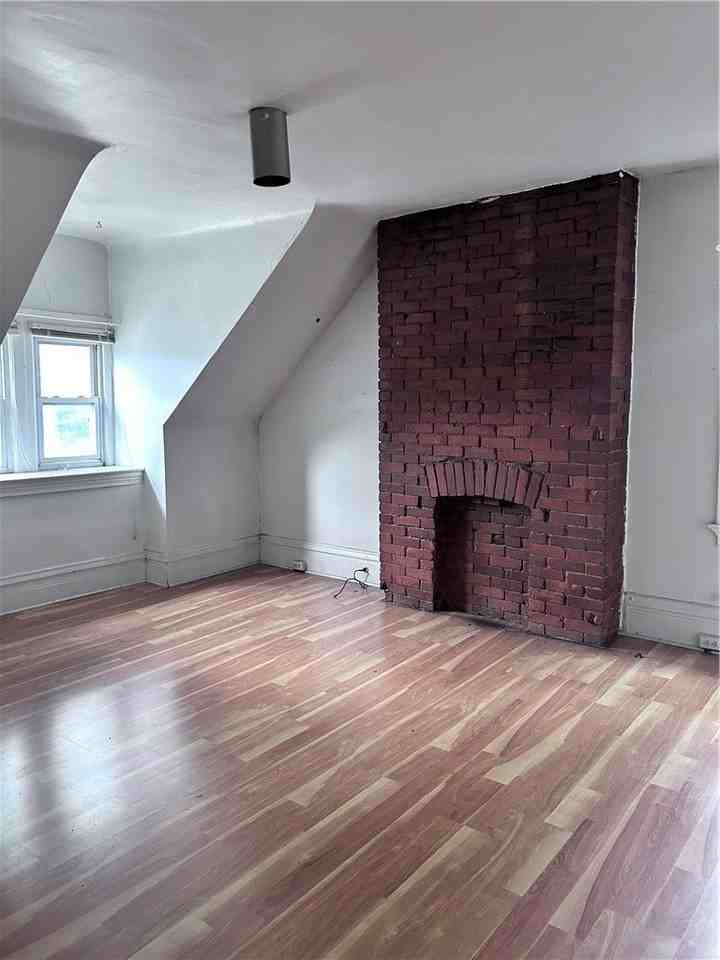 5807 Bartlett St #6 - Photo 3 of 6
