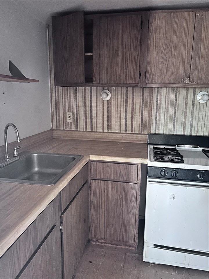 5807 Bartlett St #6 - Photo 4 of 6