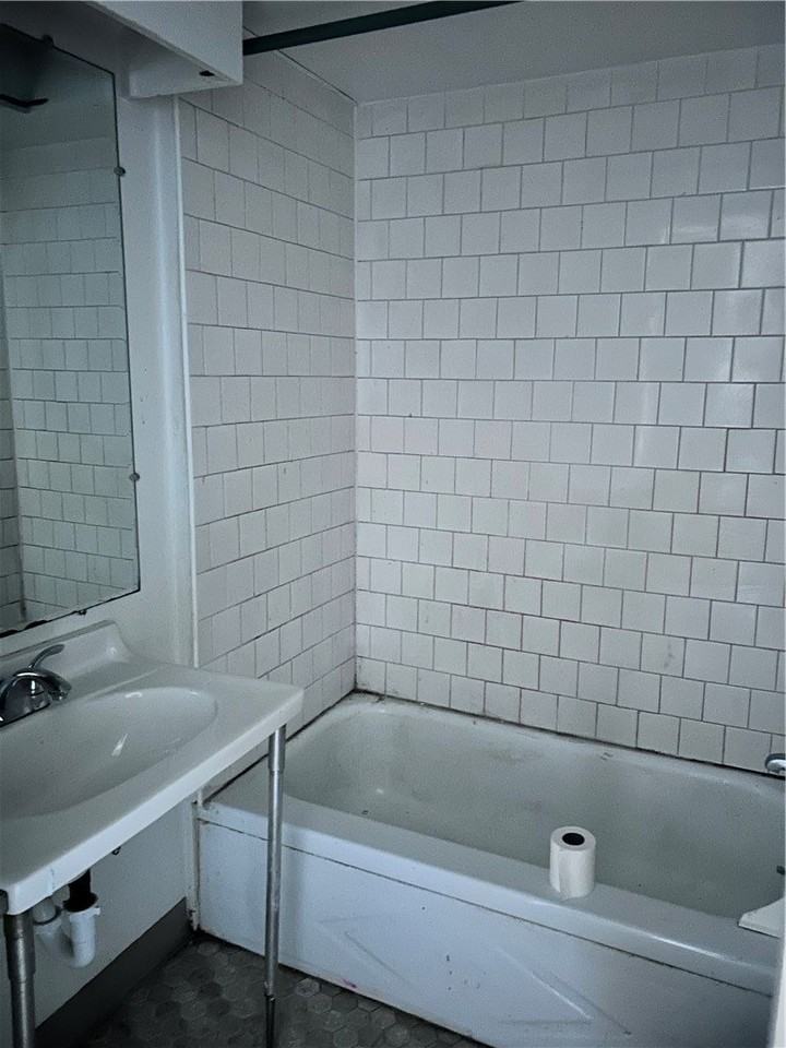 5807 Bartlett St #6 - Photo 6 of 6