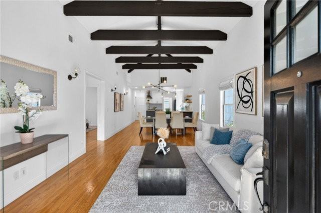 520 N Citrus Ave - Photo 3 of 8