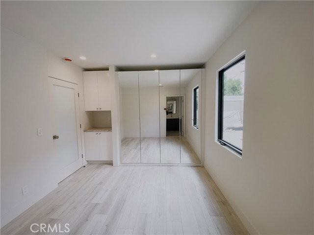 3647 1/2 Brunswick Ave - Photo 2 of 6