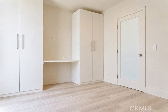 3647 1/2 Brunswick Ave - Photo 4 of 6