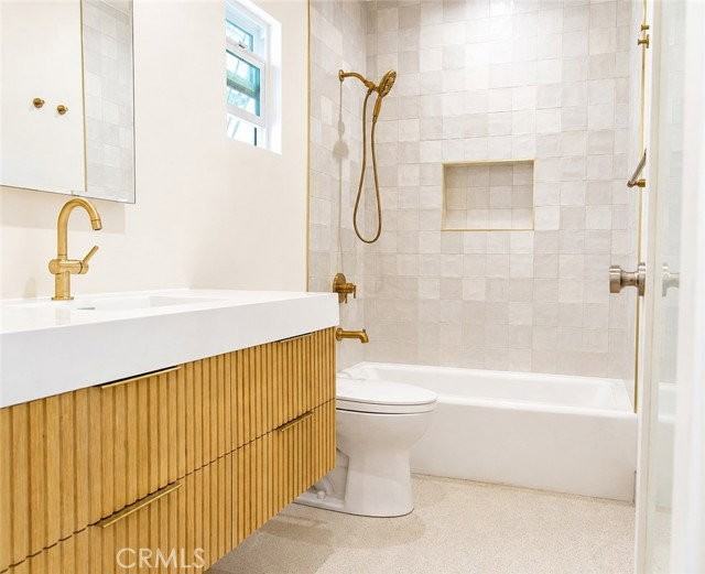 3647 1/2 Brunswick Ave - Photo 5 of 6