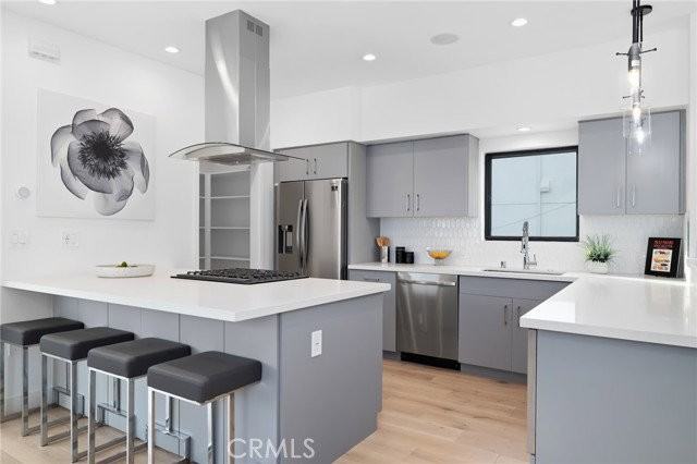 229 1/2 N Burlington Ave - Photo 7 of 8