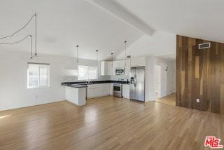 5712 Buchanan St - Photo 5 of 8