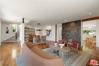 2700 Glendower Ave - Photo 6 of 8