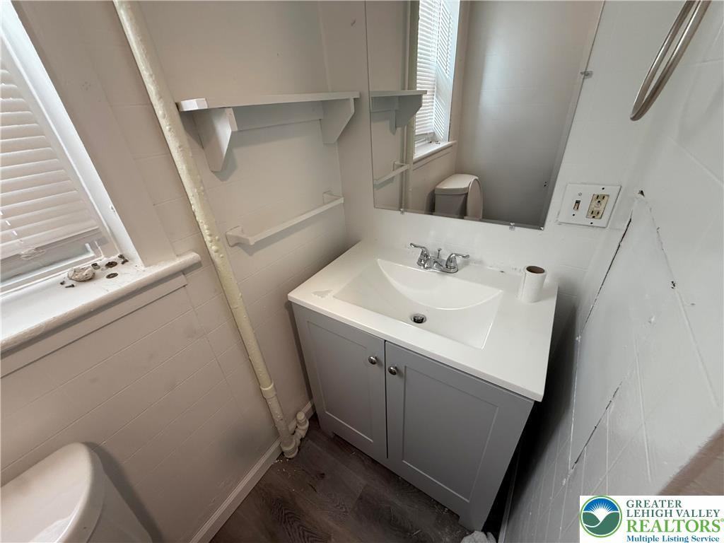 60 E Broad St ##2 - Photo 6 of 11