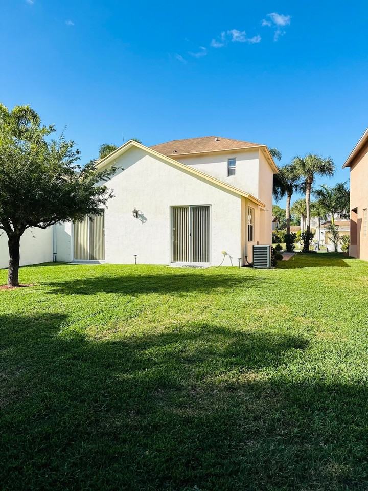 5780 Azalea Cir - Photo 4 of 25