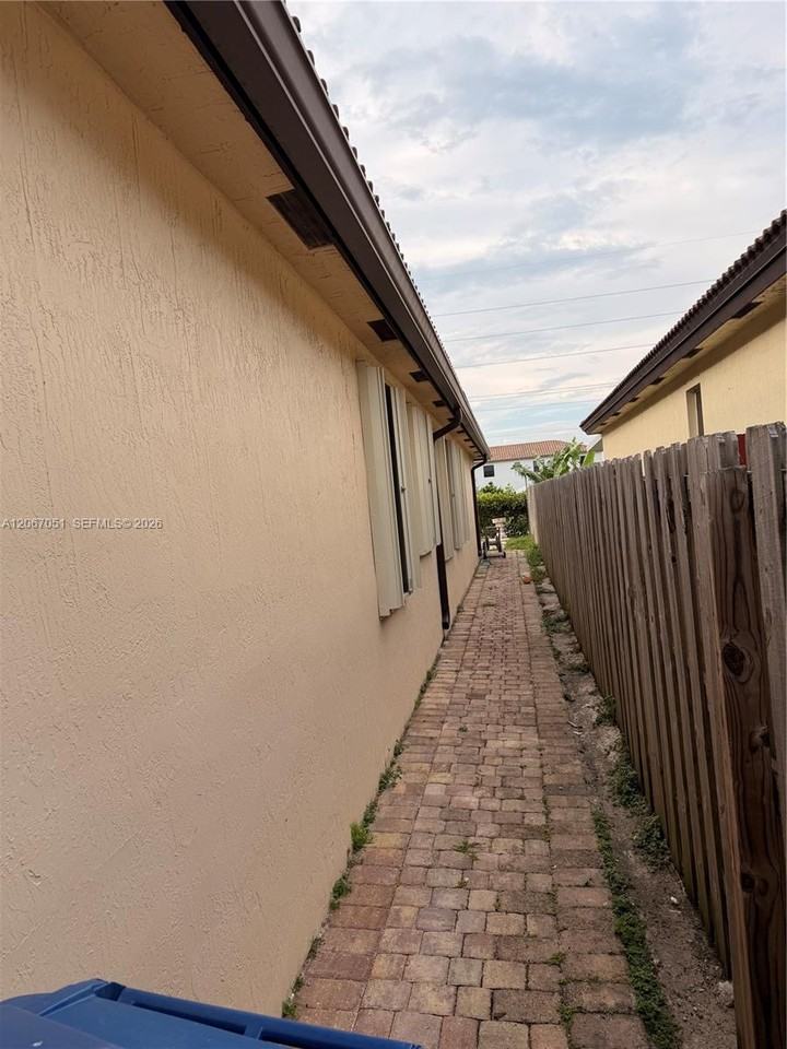 11851 Sw 248th Ter ##0 - Photo 2 of 23