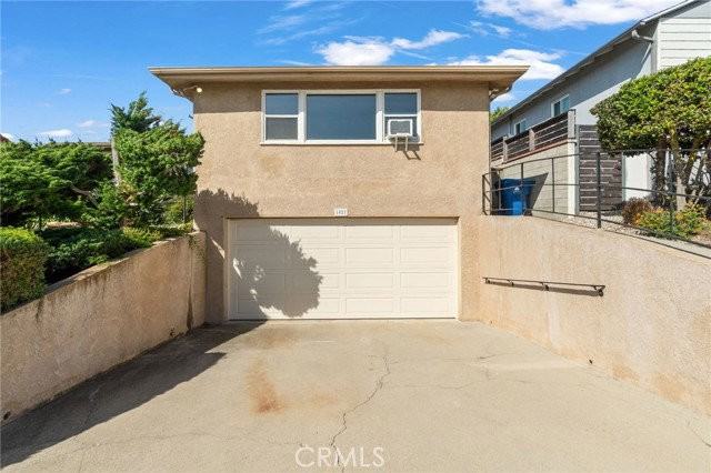 1027 S Malgren Ave - Photo 2 of 8
