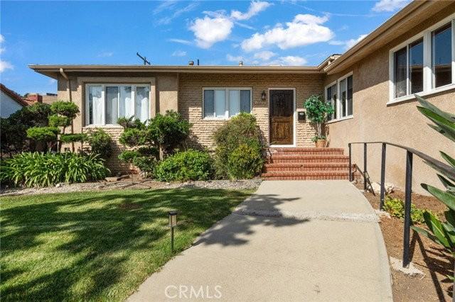 1027 S Malgren Ave - Photo 3 of 8