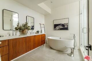 3214 Highland Ave #4 - Photo 3 of 5