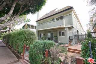 2708 Arizona Ave #A - Photo 3 of 8
