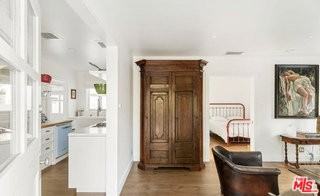 1711 Linden Ave - Photo 4 of 8
