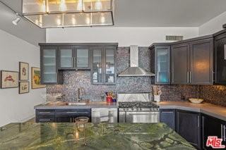615 Hampton Dr #A103 - Photo 7 of 8