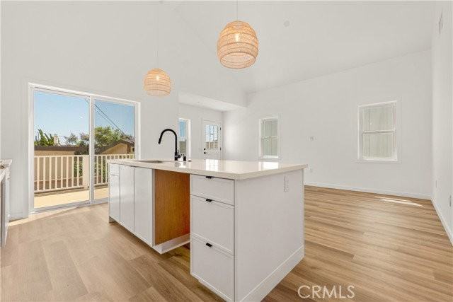 226 Arena St - Photo 4 of 8