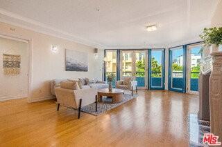 1645 Malcolm Ave #302 - Photo 4 of 8
