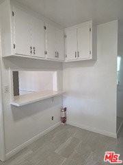 10842 Oregon Ave - Photo 7 of 8