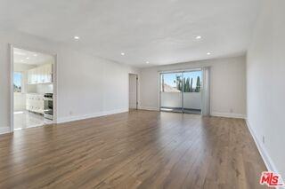 929 S Bedford St #302 - Photo 2 of 8