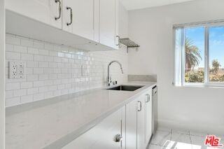 929 S Bedford St #302 - Photo 4 of 8