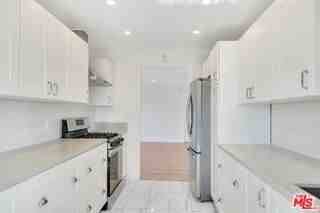 929 S Bedford St #302 - Photo 6 of 8