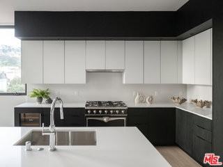 1264 N Harper Ave #205 - Photo 4 of 8