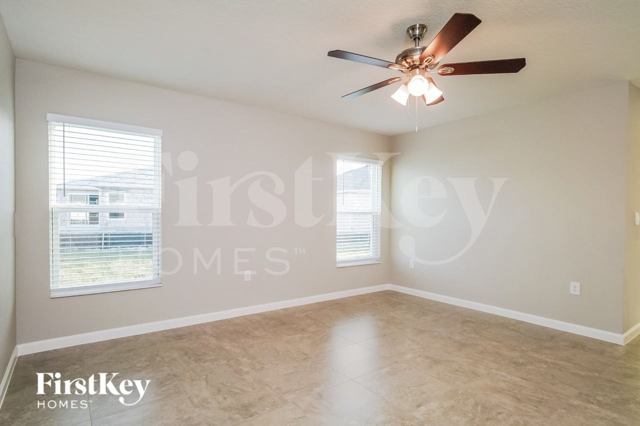 349 S Haven Ct - Photo 3 of 15