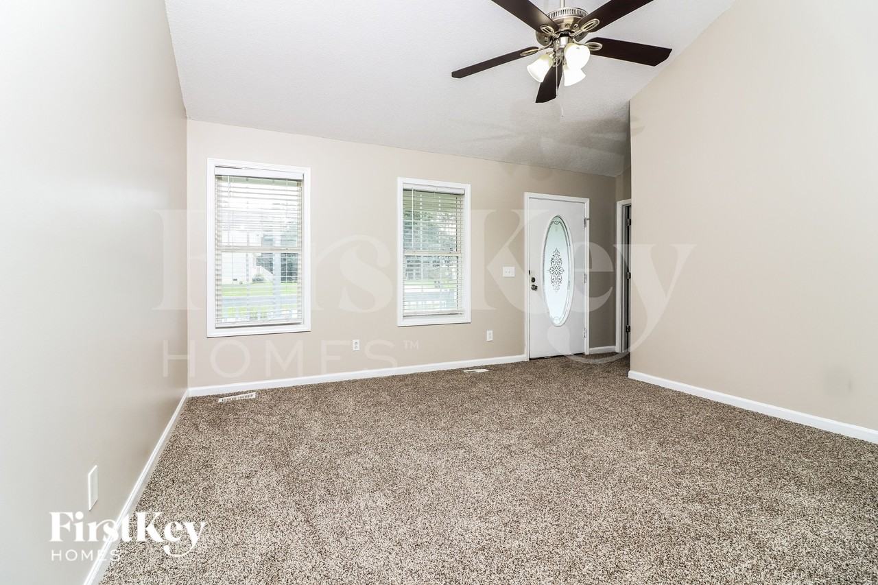 82 Broadlands Dr - Photo 5 of 19