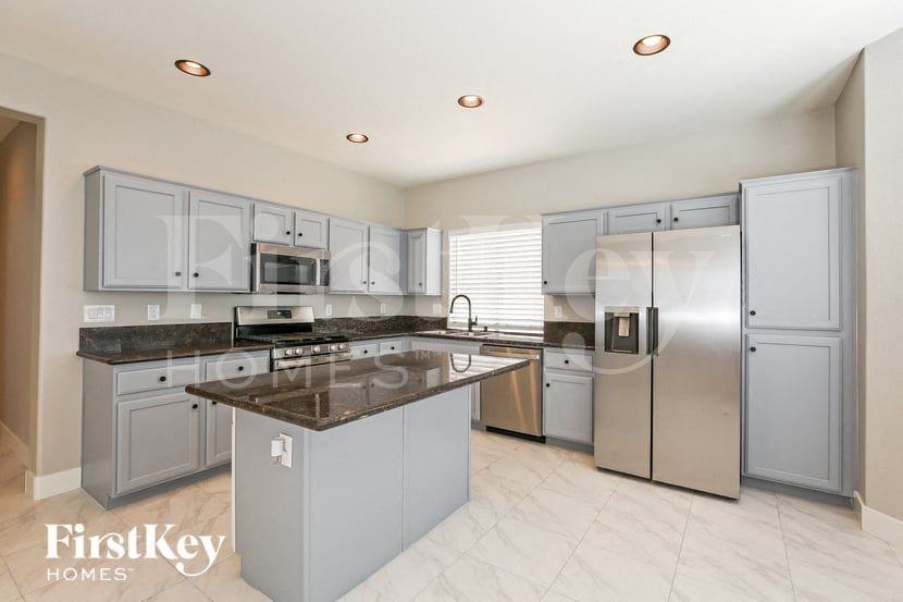 817 Fort Mandan Ct - Photo 6 of 15