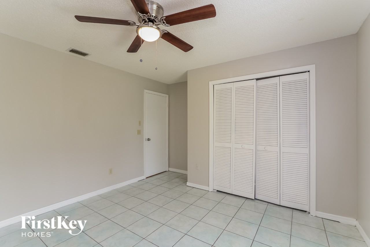 558 Murphy Ave - Photo 3 of 15