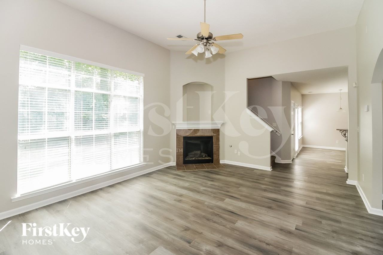 5845 Peterson Ridge Ln - Photo 2 of 15