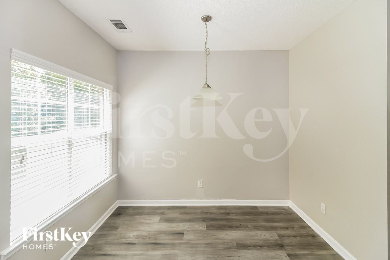 5845 Peterson Ridge Ln - Photo 5 of 15